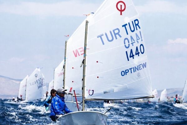 TUR yazısı optimist ve ılca 4 789